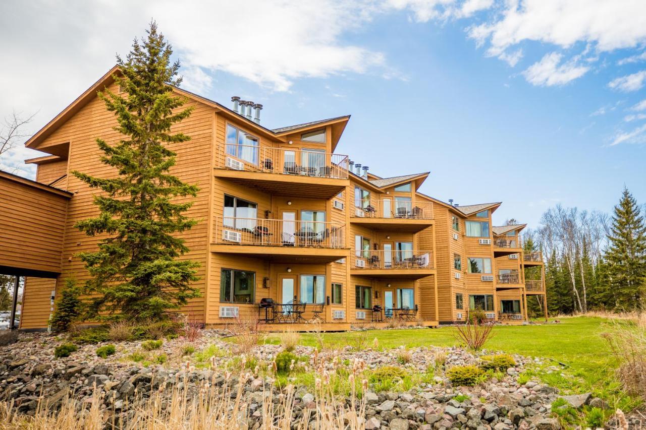 Superior Shores Resort Ту Харбърс Екстериор снимка
