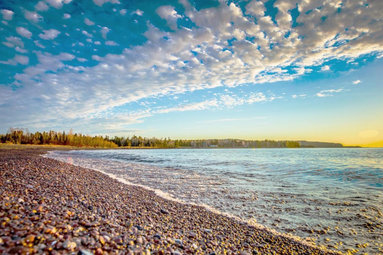 Superior Shores Resort Ту Харбърс Екстериор снимка