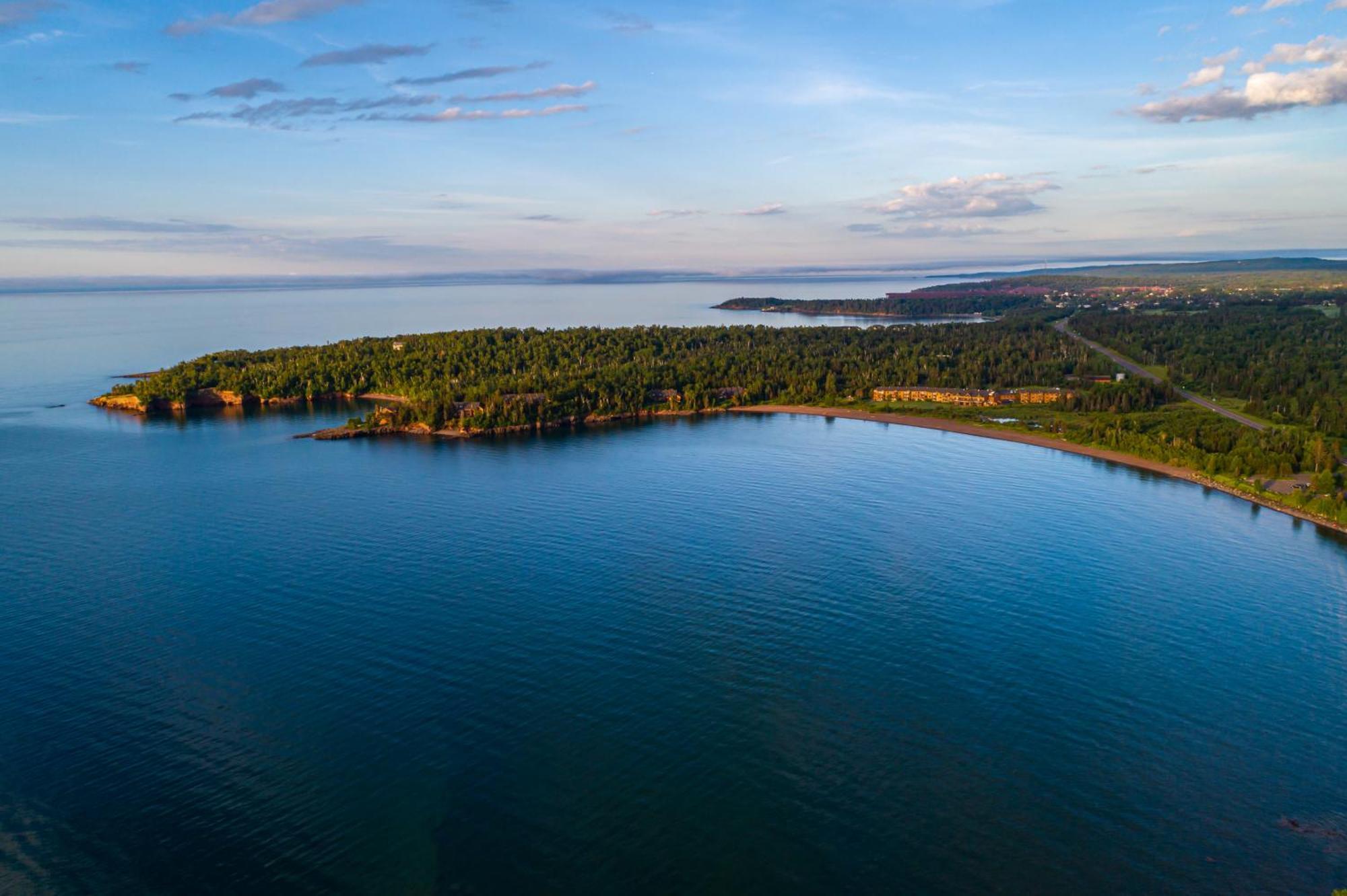 Superior Shores Resort Ту Харбърс Екстериор снимка