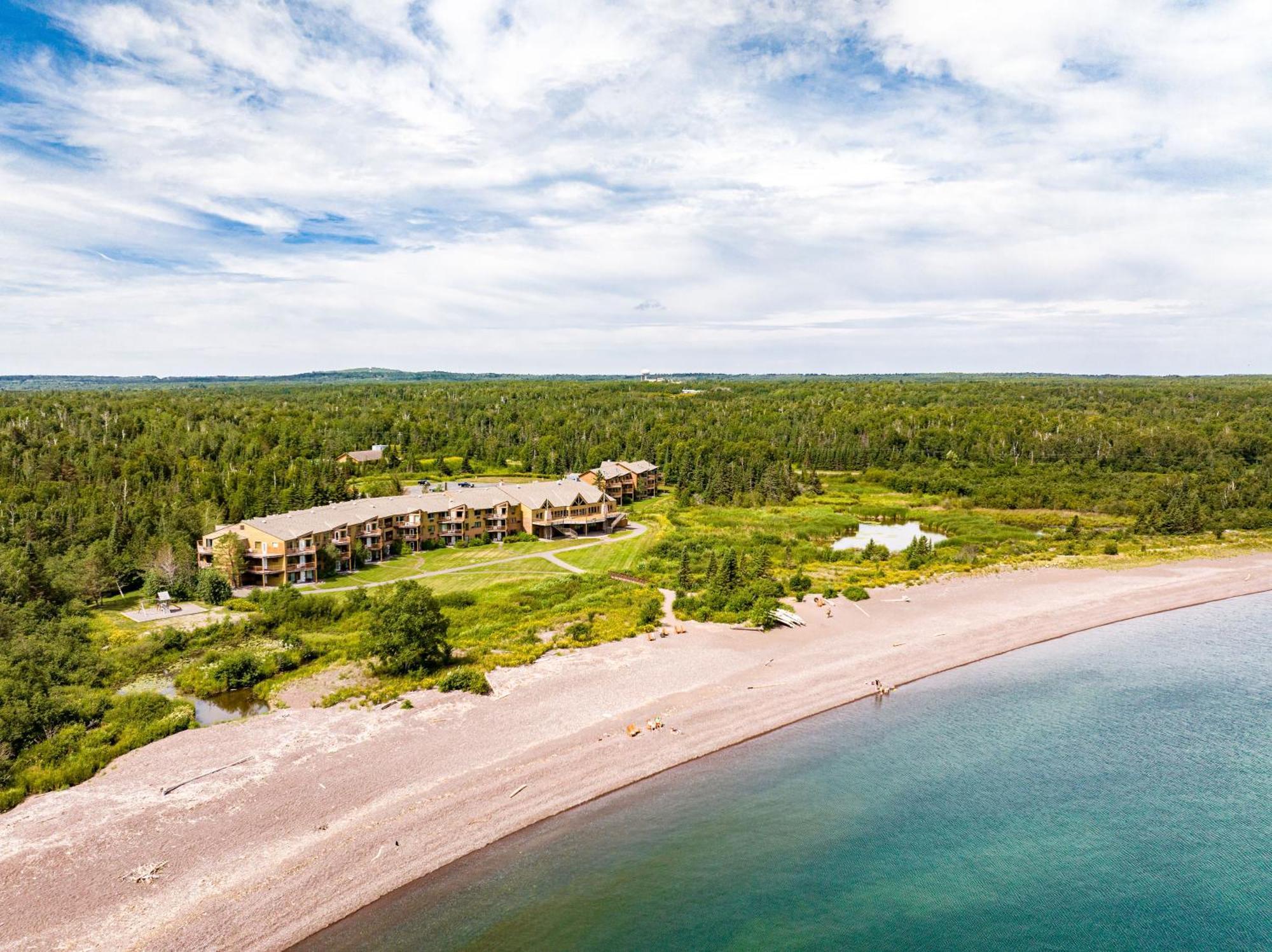 Superior Shores Resort Ту Харбърс Екстериор снимка