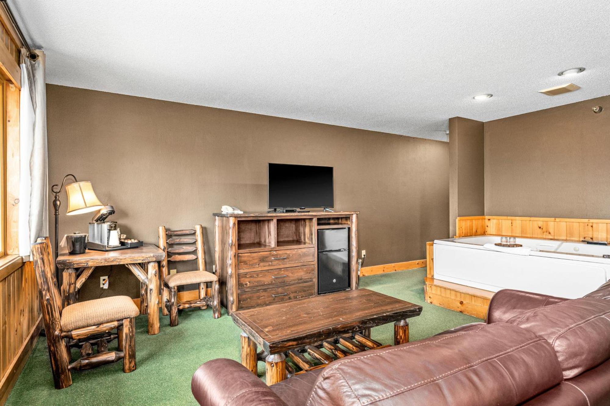Superior Shores Resort Ту Харбърс Екстериор снимка